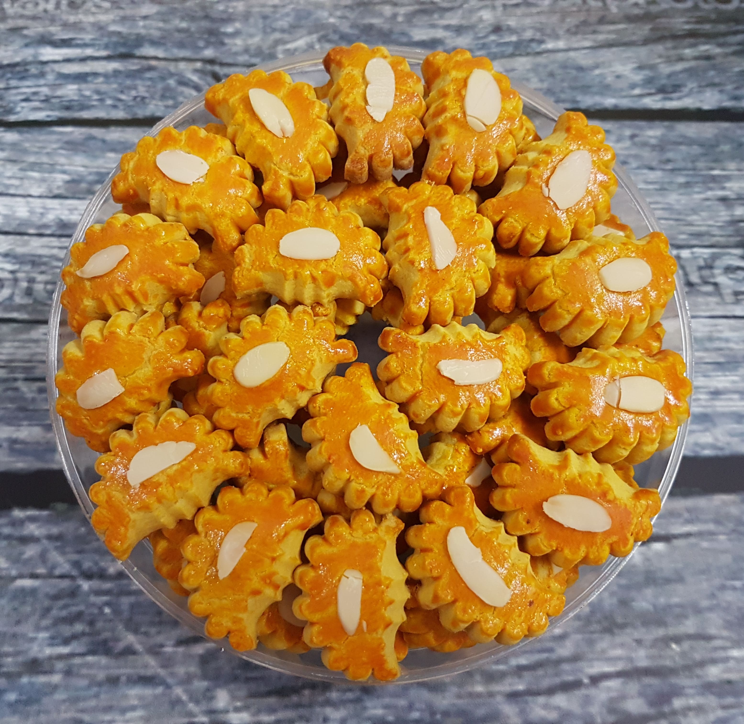 Almond Sabit